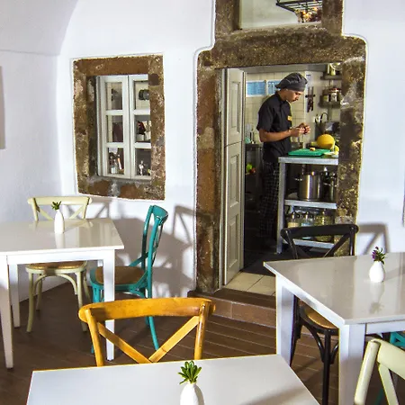 ホテル Iconic Santorini, A Boutique Cave By Sandglass 5*