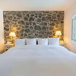 Iconic Santorini, A Boutique Cave By Sandglass Hotel